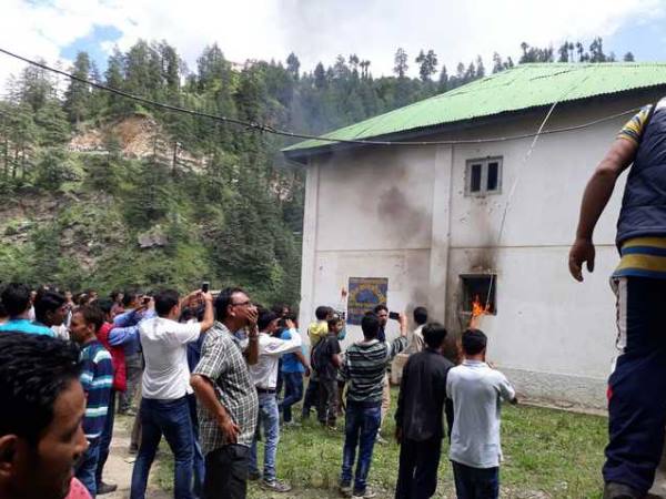 इस घटना पर हिमाचल के लोगों में आक्रोश