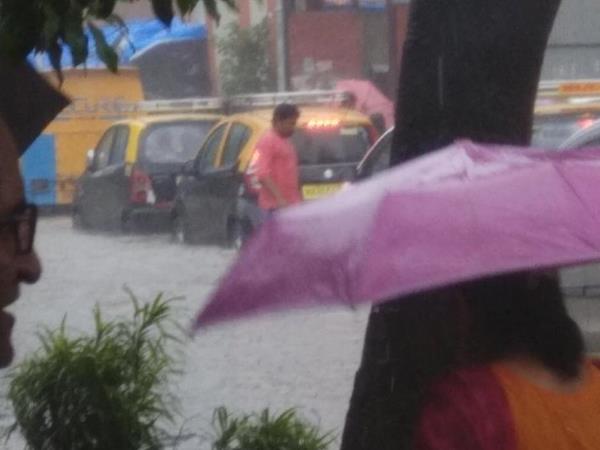  हर तरफ भारी बारिश