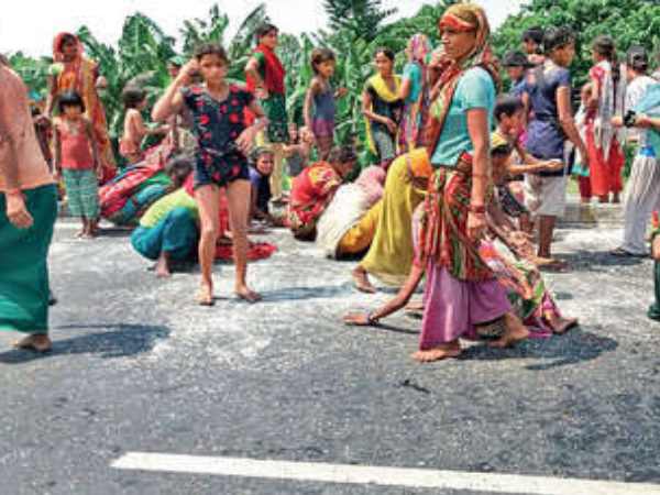 Flood in Bihar, devastation Pictures, poverty, village 