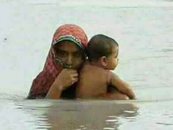 बिहार में बाढ़ की विनाश लीला, मौतों का आंकड़ा 400 के पार