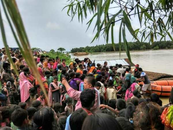 बिहार में बाढ़ की विनाश लीला, मौतों का आंकड़ा 400 के पार