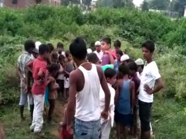 कब्र से आ रही थी बच्चे के रोने की आवाज, खुदाई के बाद सन्न रह गए सभी कब्र से आ रही थी बच्चे के रोने की आवाज, खुदाई के बाद सन्न रह गए सभी