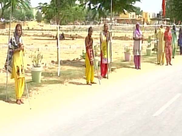  LIVE: रेप केस पर सुनवाई के लिए पंचकूला रवाना हुए राम रहीम, भक्त हुए बेहोश