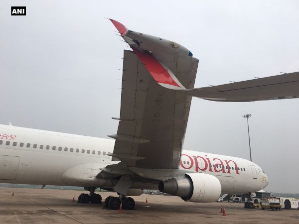 दिल्ली एयरपोर्ट पर टकराने से बचे दो विमान, टल गया बड़ा हादसा दिल्ली एयरपोर्ट पर टकराने से बचे दो विमान, टल गया बड़ा हादसा