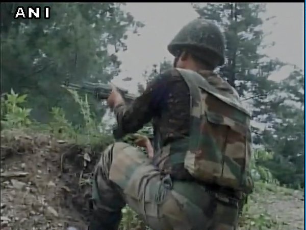 जम्मू और कश्मीर: कुपवाड़ा में मुठभेड़, 2 आतंकी सेना के जाल में फंसे जम्मू और कश्मीर: कुपवाड़ा में मुठभेड़, 2 आतंकी सेना के जाल में फंसे