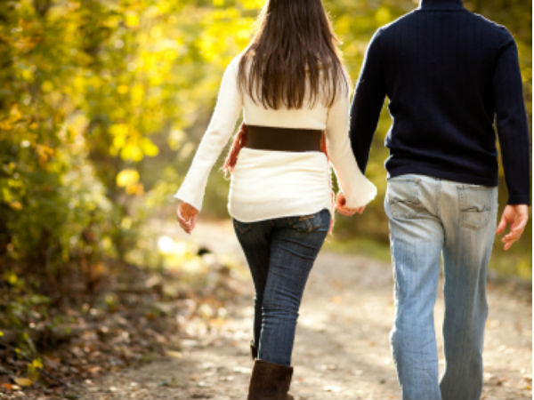 एक महिला के लिए दो युवक भिड़े