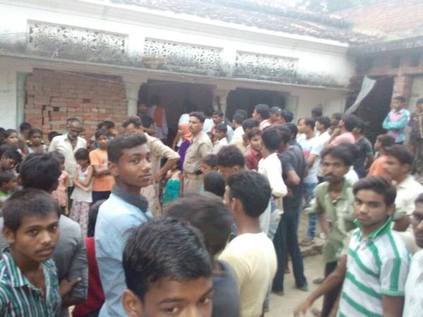 जन्माष्टमी पर बंदर को मारी गोली, दो समुदायों में तनाव