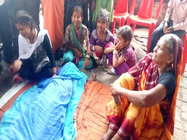 Mothers Dead body waits for cremation
