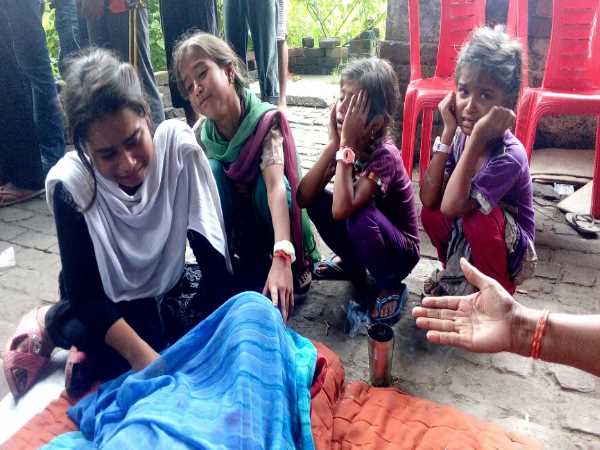 Mothers Dead body waits for cremation