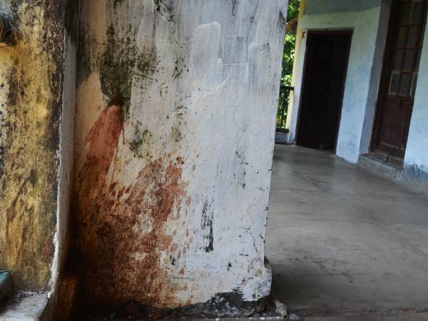 PICS: सरकारी दफ्तरों की दीवारें लाल, देखिए बाबू-अफसरों का ये कमाल!