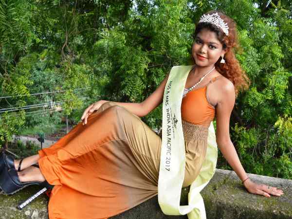 Girl of Uttar Pradesh awarded for best body figure in Thailand