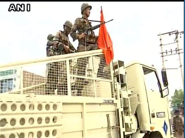 LIVE: राम रहीम के सिरसा डेरे में घुसी सेना, अंदर समर्थक भी मौजूद