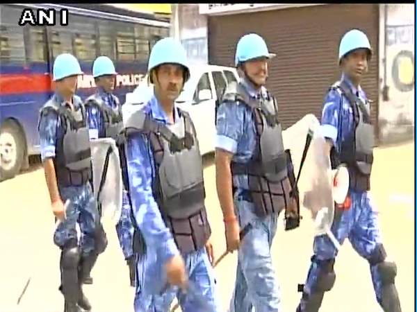 LIVE: राम रहीम के सिरसा डेरे में घुसी सेना, अंदर समर्थक भी मौजूद