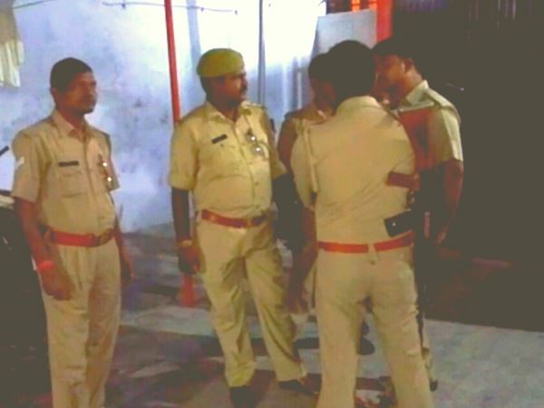 ​रायबरेली: आरएसएस कार्यालय पर हमला, तोड़फोड़, आगजनी