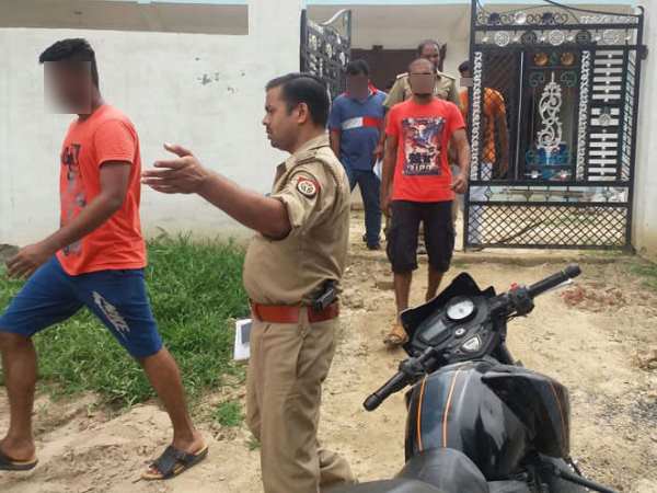 यूपी से आतंकी पकड़े जाने के बाद अब 6 बांग्लादेशी संदिग्ध चढ़े हत्थे