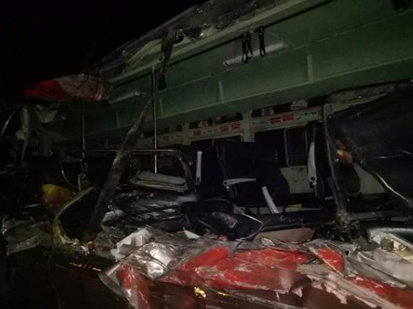 एसटी बस (सरकारी बस) और टेम्पो की भीषण टक्कर में 9 लोगों की मौत