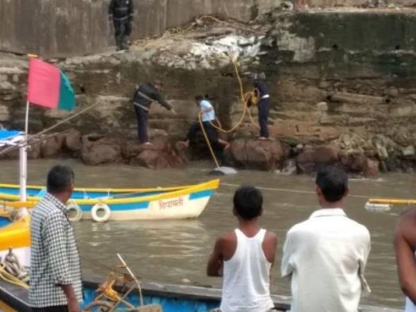 गुरुद्वारे में खिचड़ी खा खुश हुआ परिवार