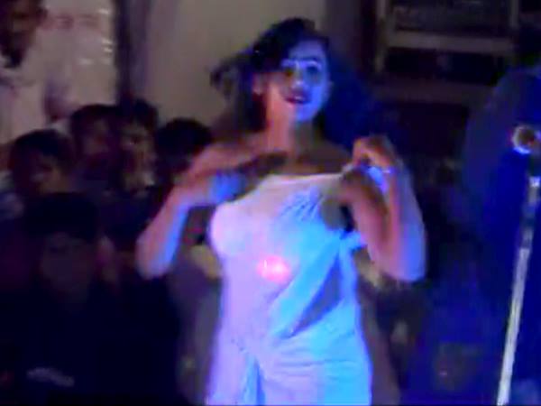 डांस कार्यक्रम में अश्लीलता