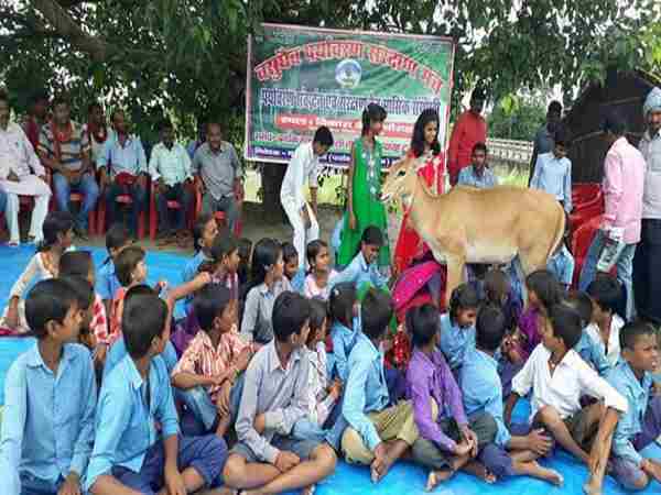 लोगों ने ऐसे किया सम्मान