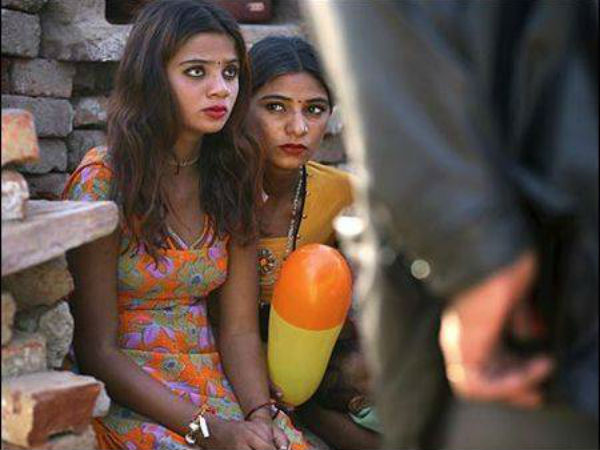 गांव-गांव जाकर बच्‍चों को पढ़ने-लिखने की प्रेरणा