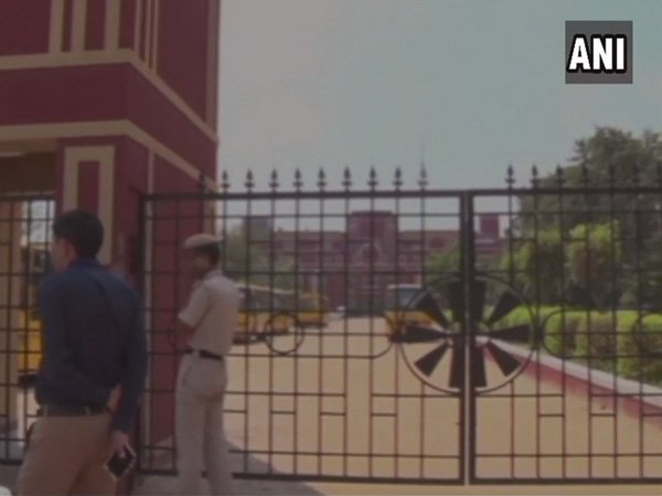 निगम स्कूल में छात्रों की मौत