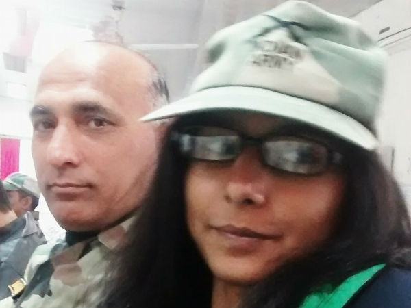 स्कूल ऑफ लैंगुएज की काउंसलर