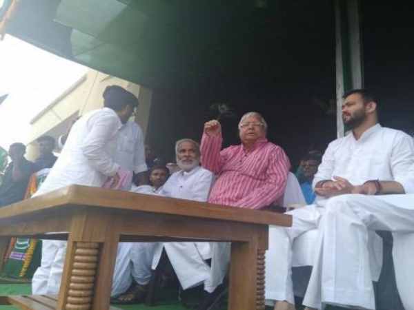 सीबीआई की कार्यशैली पर तेजस्वी ने उठाए सवाल सीबीआई की कार्यशैली पर तेजस्वी ने उठाए सवाल