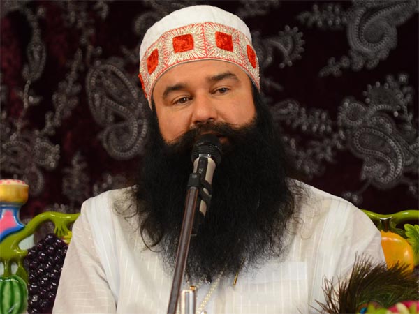 बेटे की शादी में बाहर से बुलवाया था डांसर