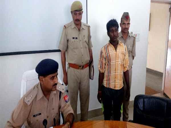 प्रेमिका ने कहा- पहले मेरे को मारो गोली