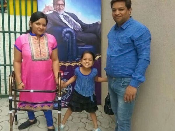 अनुराधा का भाई किडनी की गंभीर बीमारी से जूझ रहा है अनुराधा का भाई किडनी की गंभीर बीमारी से जूझ रहा है