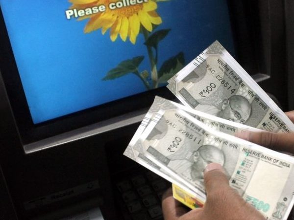 फर्जी नाम-पते पर खुलवाए खाते