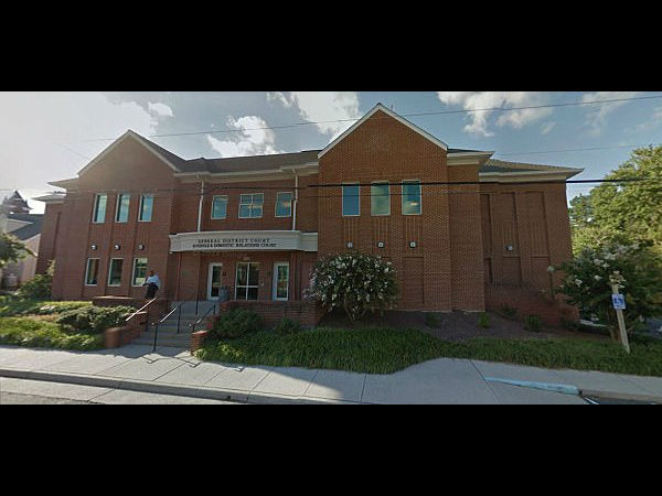  गंदगी से भरा था घर 