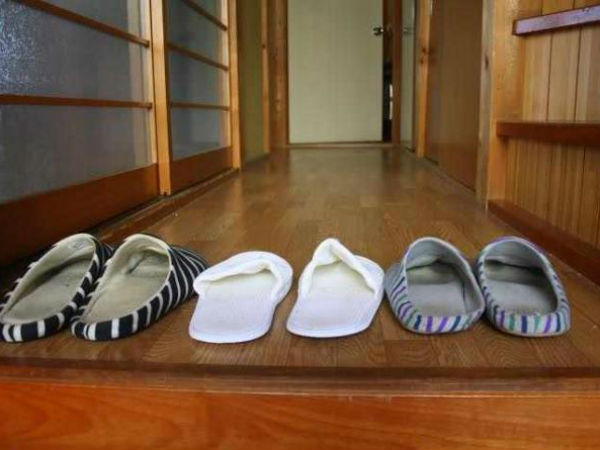 बाथरूम के लिए स्पेशल चप्पल 