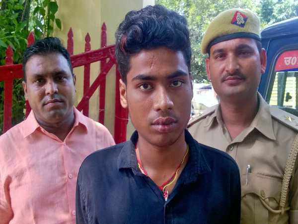 निकलने लगा हाथ से खून