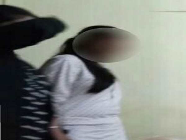 एक साथ पढ़ती थीं