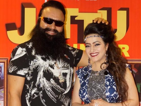 आश्रम में रह रही एक साध्वी ने किए खुलासे आश्रम में रह रही एक साध्वी ने किए खुलासे