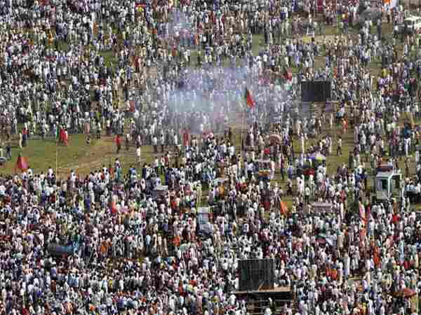 विस्फोटक सामग्री भी मिली
