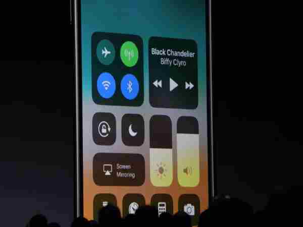 सिर्फ इनमें डाउनलोड होगा iOS 11