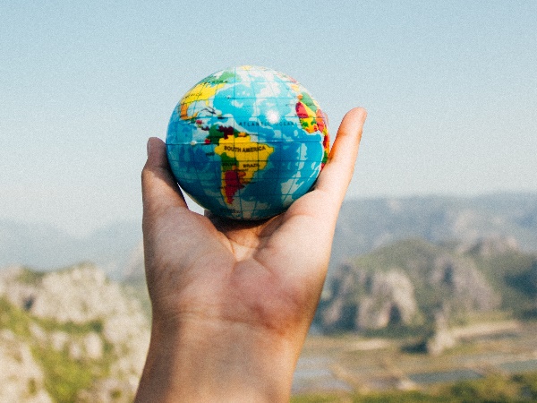 विदेश जाना चाहते हैं तो यहां करें पूजा