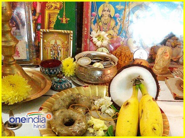  घर में लाए चांदी या सोने का सिक्का- 