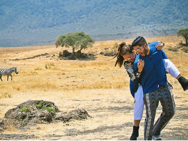 हनीमून में खर्च किए 8 करोड़ रुपए