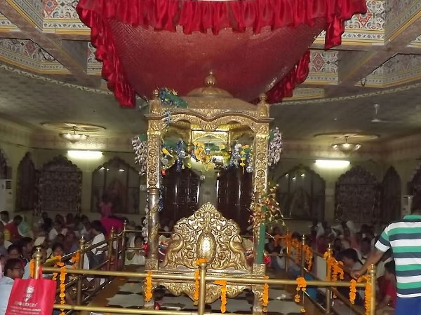 एकलौता मंदिर जहां 5 बार होती है आरती