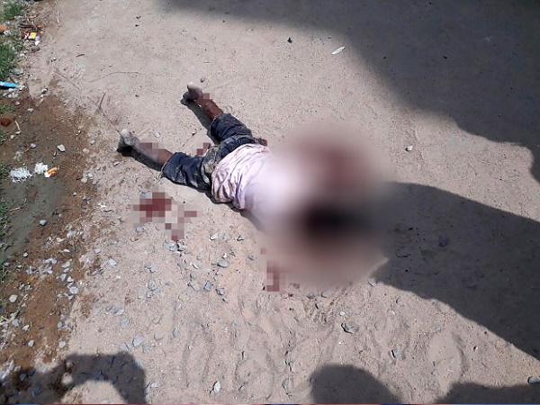 बच्चे को देख नहीं पसीजा किसी का दिल बच्चे को देख नहीं पसीजा किसी का दिल