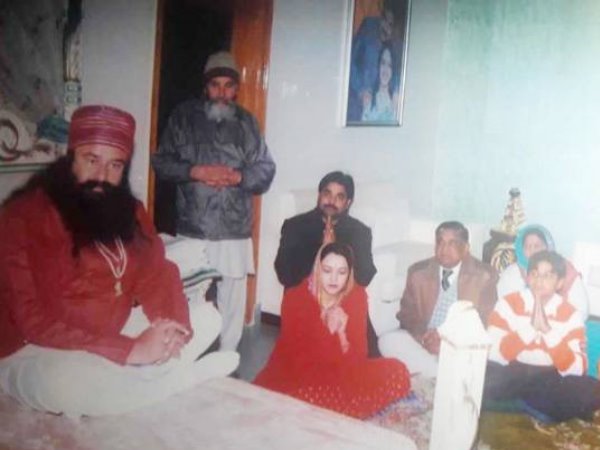 डेरा में पढ़ने आई थी प्रियंका