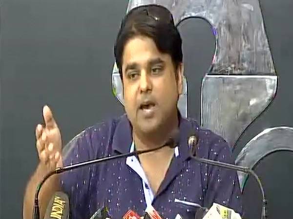 डेरा आकर प्रियंका बनी हनीप्रीत 