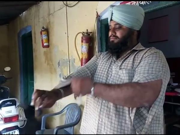 कई दिनों बात लौट रहा था घर