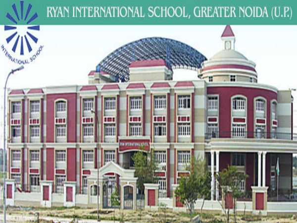 नहीं खुल रही बच्ची की आंख