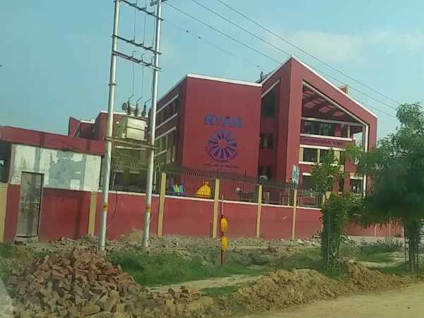 अभिभावकों ने लगाया आरोप