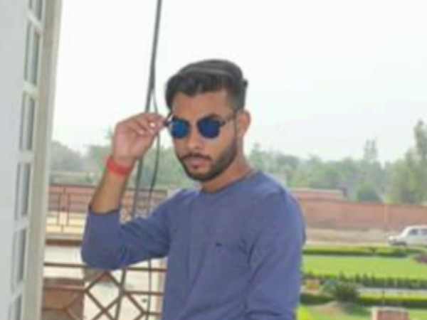 हाईवे के किनारे मिली वासु की कार