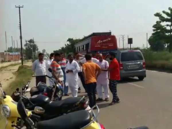 कार से बदमाशों ने किया पीछा